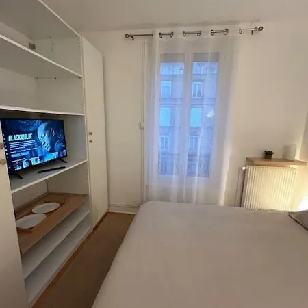 Situe A 7 Min A Pied De Paris Porte De Versailles Et Metro Issy-les-Moulineaux Buitenkant foto
