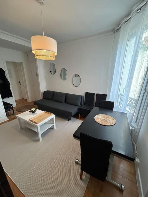 Apartment Situe A 7 Min A Pied De Paris Porte De Versailles Et Metro